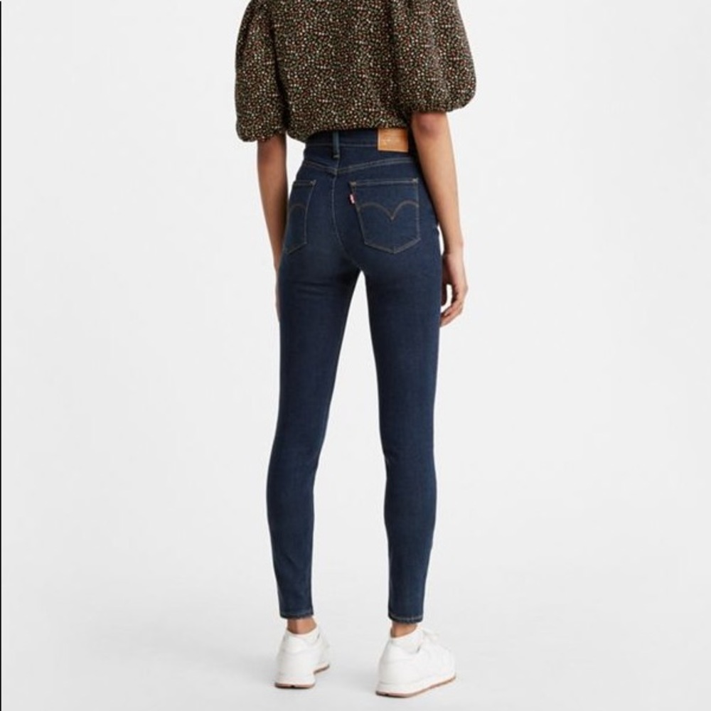 PRICE FIRM - Levi’s 721 High Rise Ankle Skinny